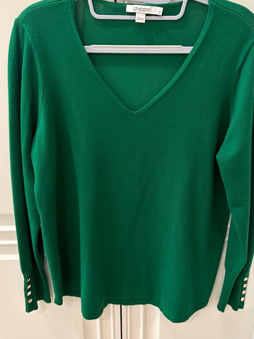 Chico's Emerald Green V-Neck Sweater with gold tone  Buttons on cuffs